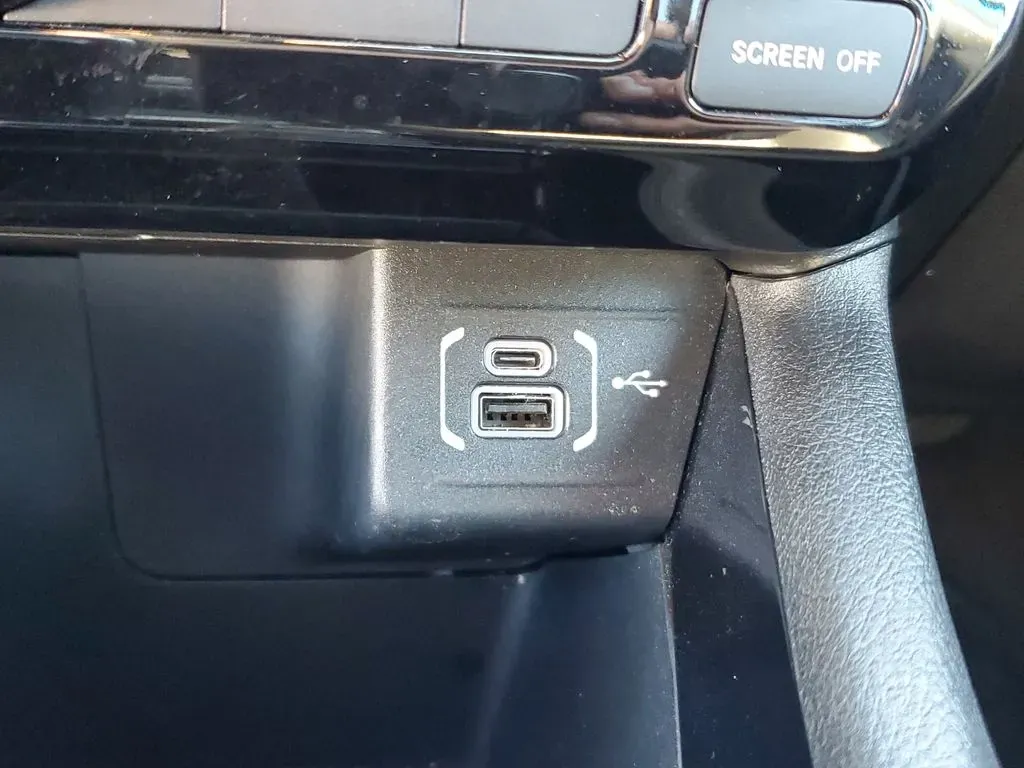 2025 /Black Jeep Compass Limited (3C4NJDCNXST) with an 4 Cyl, 2.0L engine, 8-speed automatic transmission, located at 6064 Gull Rd, Kalamazoo, MI, 49048, (269) 222-0088, 42.328388, -85.512924 - **Discover Your Next Adventure with the 2025 Jeep Compass Limited at AutoMaxx - Kalamazoo!**<br /> <br /> Are you ready to elevate your lifestyle with a vehicle that accommodates both daily commutes and weekend getaways? Look no further than the stunning 2025 Jeep Compass Limited, a perfect fusion o - Photo#27