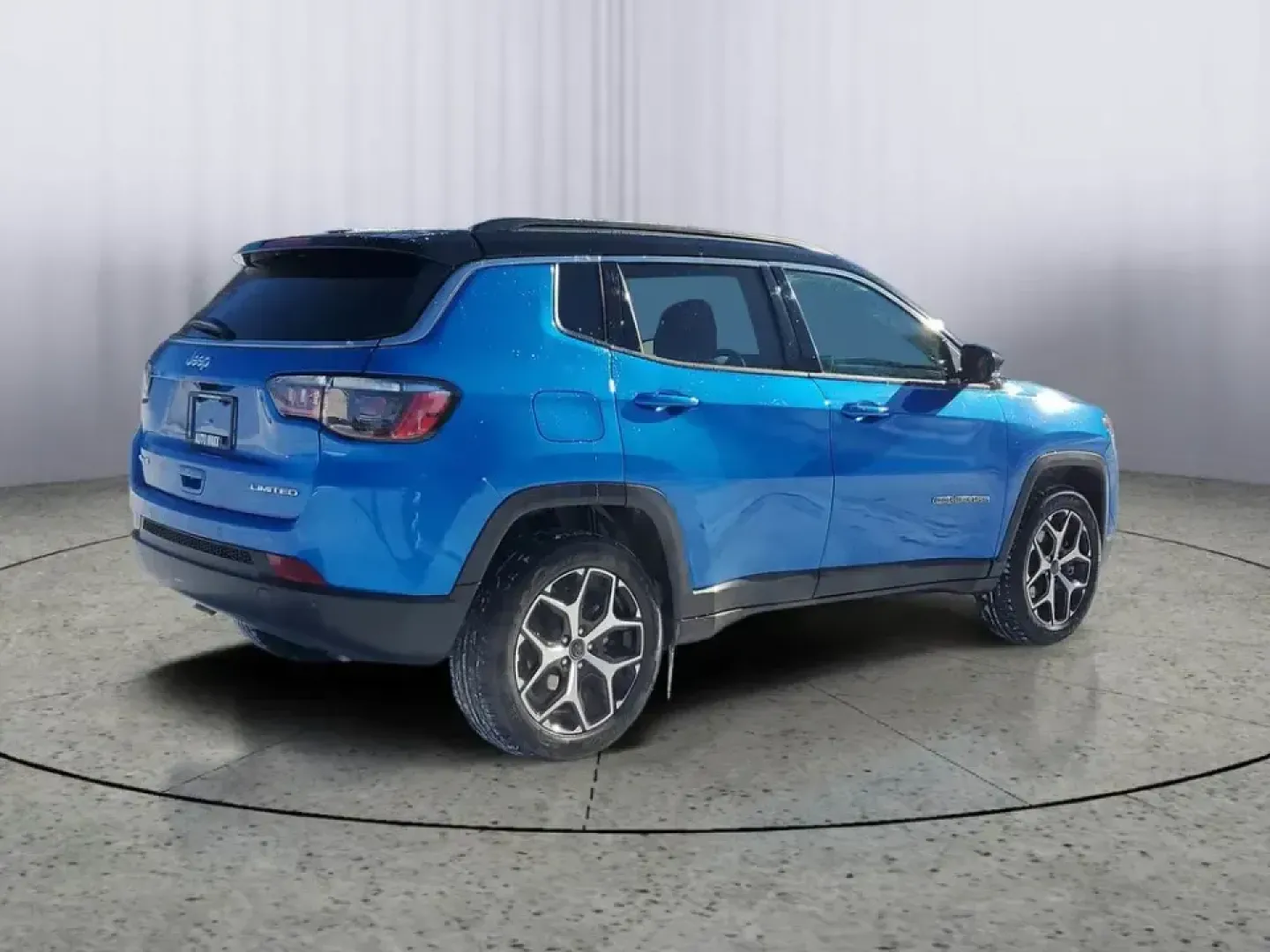 2025 /Black Jeep Compass Limited (3C4NJDCNXST) with an 4 Cyl, 2.0L engine, 8-speed automatic transmission, located at 6064 Gull Rd, Kalamazoo, MI, 49048, (269) 222-0088, 42.328388, -85.512924 - Pack up for a Lake Michigan weekend, tackle snowy I-94 commutes, or run the daily school-and-groceries loop around Kalamazoo-this 2025 Jeep Compass Limited 4WD is built for real-life Michigan driving with the comfort and tech that makes every mile feel easier. With its eye-catching Hydro Blue Pearlc- Photo#3