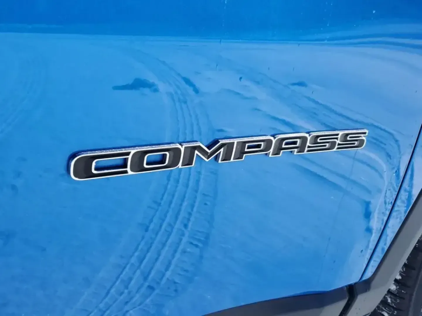 2025 /Black Jeep Compass Limited (3C4NJDCNXST) with an 4 Cyl, 2.0L engine, 8-speed automatic transmission, located at 6064 Gull Rd, Kalamazoo, MI, 49048, (269) 222-0088, 42.328388, -85.512924 - Pack up for a Lake Michigan weekend, tackle snowy I-94 commutes, or run the daily school-and-groceries loop around Kalamazoo-this 2025 Jeep Compass Limited 4WD is built for real-life Michigan driving with the comfort and tech that makes every mile feel easier. With its eye-catching Hydro Blue Pearlc- Photo#5