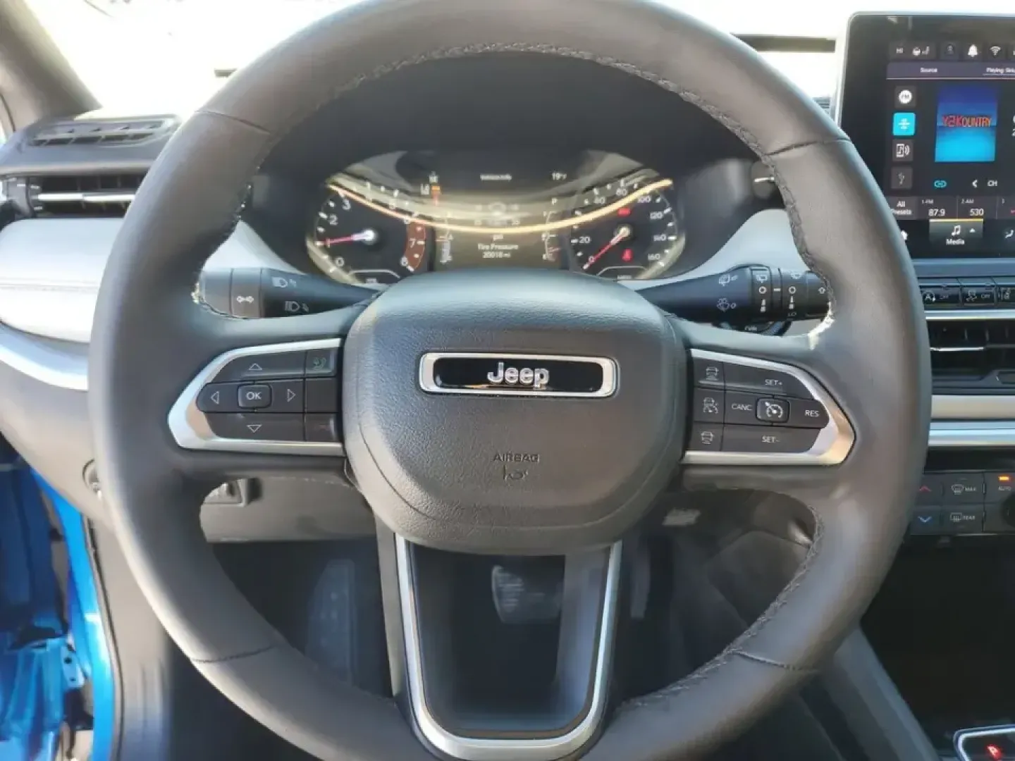 2025 /Black Jeep Compass Limited (3C4NJDCNXST) with an 4 Cyl, 2.0L engine, 8-speed automatic transmission, located at 6064 Gull Rd, Kalamazoo, MI, 49048, (269) 222-0088, 42.328388, -85.512924 - Pack up for a Lake Michigan weekend, tackle snowy I-94 commutes, or run the daily school-and-groceries loop around Kalamazoo-this 2025 Jeep Compass Limited 4WD is built for real-life Michigan driving with the comfort and tech that makes every mile feel easier. With its eye-catching Hydro Blue Pearlc- Photo#17