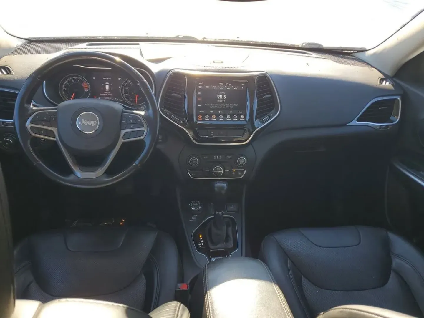 2020 /Black Jeep Cherokee Limited (1C4PJMDXXLD) with an V6, 3.2L engine, 9-speed automatic transmission, located at 6064 Gull Rd, Kalamazoo, MI, 49048, (269) 222-0088, 42.328388, -85.512924 - **Discover Unmatched Adventure with the 2020 Jeep Cherokee Limited at AutoMaxx - Kalamazoo!**<br /> <br /> Are you ready to elevate your driving experience? The 2020 Jeep Cherokee Limited is the ultimate companion for those who crave adventure without sacrificing comfort. This versatile SUV is perfe - Photo#11