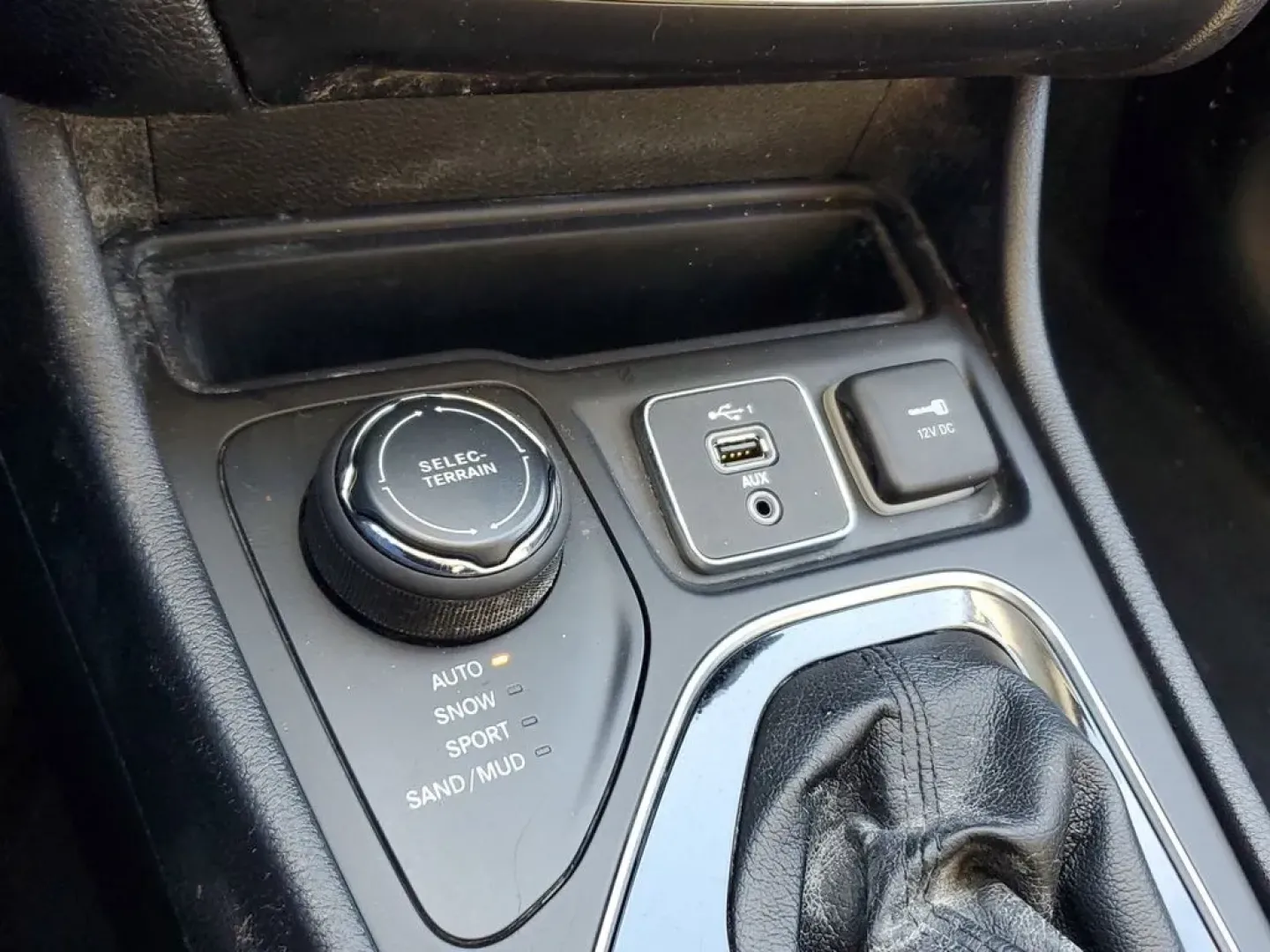 2020 /Black Jeep Cherokee Limited (1C4PJMDXXLD) with an V6, 3.2L engine, 9-speed automatic transmission, located at 6064 Gull Rd, Kalamazoo, MI, 49048, (269) 222-0088, 42.328388, -85.512924 - **Discover Unmatched Adventure with the 2020 Jeep Cherokee Limited at AutoMaxx - Kalamazoo!**<br /> <br /> Are you ready to elevate your driving experience? The 2020 Jeep Cherokee Limited is the ultimate companion for those who crave adventure without sacrificing comfort. This versatile SUV is perfe - Photo#28