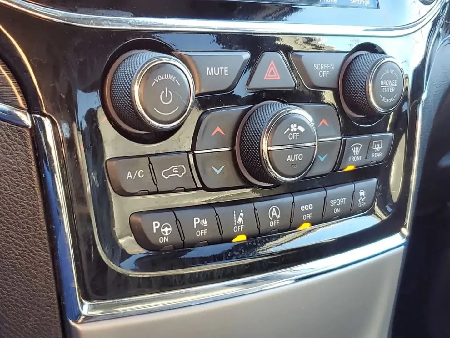 2021 /Black w/Ruby Red Accent Stitching Jeep Grand Cherokee Trailhawk (1C4RJFLG7MC) with an V6, 3.6L engine, 8-speed automatic transmission, located at 6064 Gull Rd, Kalamazoo, MI, 49048, (269) 222-0088, 42.328388, -85.512924 - **Conquer the Roads with the 2021 Jeep Grand Cherokee Trailhawk at AutoMaxx - Kalamazoo!**<br /> <br /> Are you ready to elevate your adventures? Whether you're navigating city streets or tackling rugged terrains for weekend escapades, the 2021 Jeep Grand Cherokee Trailhawk is your ticket to an exhi - Photo#26