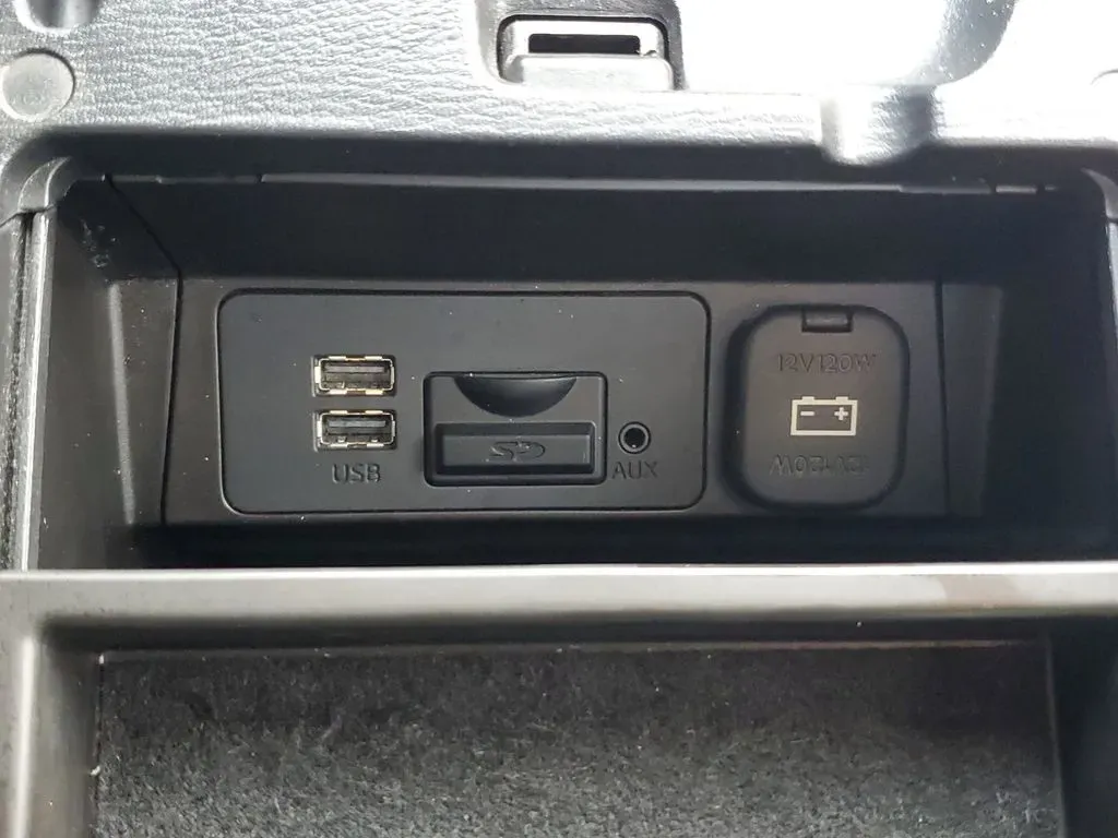 2014 /Almond Mazda Mazda3 s Grand Touring (JM1BM1M30E1) with an 4 Cyl, 2.5L engine, 6-speed automatic transmission, located at 6064 Gull Rd, Kalamazoo, MI, 49048, (269) 222-0088, 42.328388, -85.512924 - **Experience the Thrill of Driving with This 2014 Mazda3 Perfect for Your Active Lifestyle!**<br /> <br /> Are you ready to elevate your daily commute or weekend getaways? Look no further than this stunning 2014 Mazda3 s Grand Touring, a pre-owned gem waiting for its next adventure! With its sporty - Photo#28