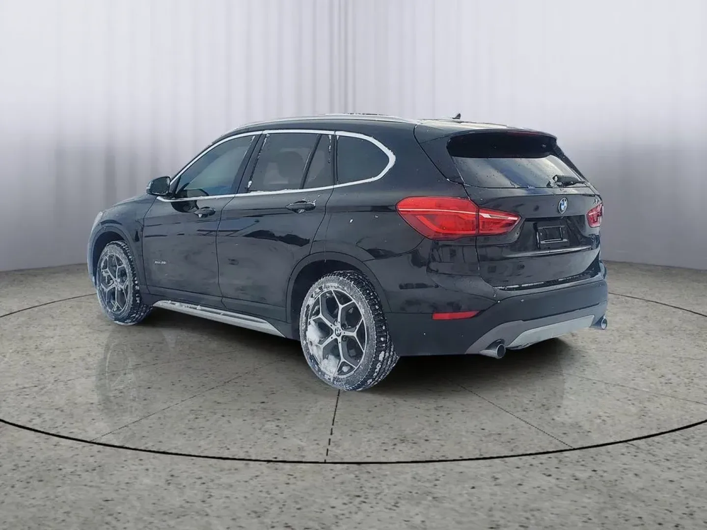 2018 /Black BMW X1 xDrive28i (WBXHT3Z38J4) with an 4 Cyl, 2.0L engine, 8-speed automatic transmission, located at 6064 Gull Rd, Kalamazoo, MI, 49048, (269) 222-0088, 42.328388, -85.512924 - **Discover the Ultimate Adventure with the 2018 BMW X1 at AutoMaxx - Kalamazoo!**<br /> <br /> Are you ready to elevate your driving experience? The 2018 BMW X1 is designed for those who crave adventure without sacrificing comfort and style. This SUV is perfect for weekend getaways, family road trip - Photo#2