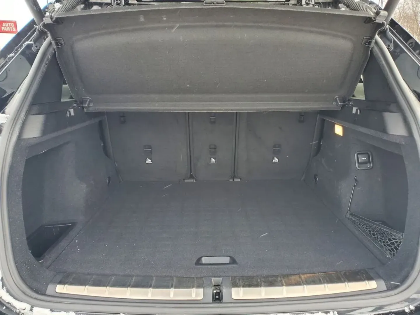 2018 /Black BMW X1 xDrive28i (WBXHT3Z38J4) with an 4 Cyl, 2.0L engine, 8-speed automatic transmission, located at 6064 Gull Rd, Kalamazoo, MI, 49048, (269) 222-0088, 42.328388, -85.512924 - **Discover the Ultimate Adventure with the 2018 BMW X1 at AutoMaxx - Kalamazoo!**<br /> <br /> Are you ready to elevate your driving experience? The 2018 BMW X1 is designed for those who crave adventure without sacrificing comfort and style. This SUV is perfect for weekend getaways, family road trip - Photo#6