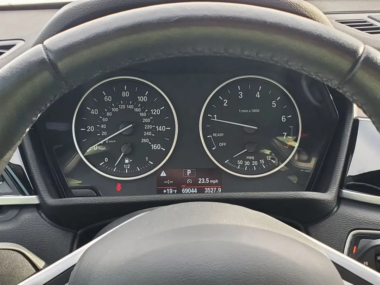 2018 /Black BMW X1 xDrive28i (WBXHT3Z38J4) with an 4 Cyl, 2.0L engine, 8-speed automatic transmission, located at 6064 Gull Rd, Kalamazoo, MI, 49048, (269) 222-0088, 42.328388, -85.512924 - **Discover the Ultimate Adventure with the 2018 BMW X1 at AutoMaxx - Kalamazoo!**<br /> <br /> Are you ready to elevate your driving experience? The 2018 BMW X1 is designed for those who crave adventure without sacrificing comfort and style. This SUV is perfect for weekend getaways, family road trip - Photo#22