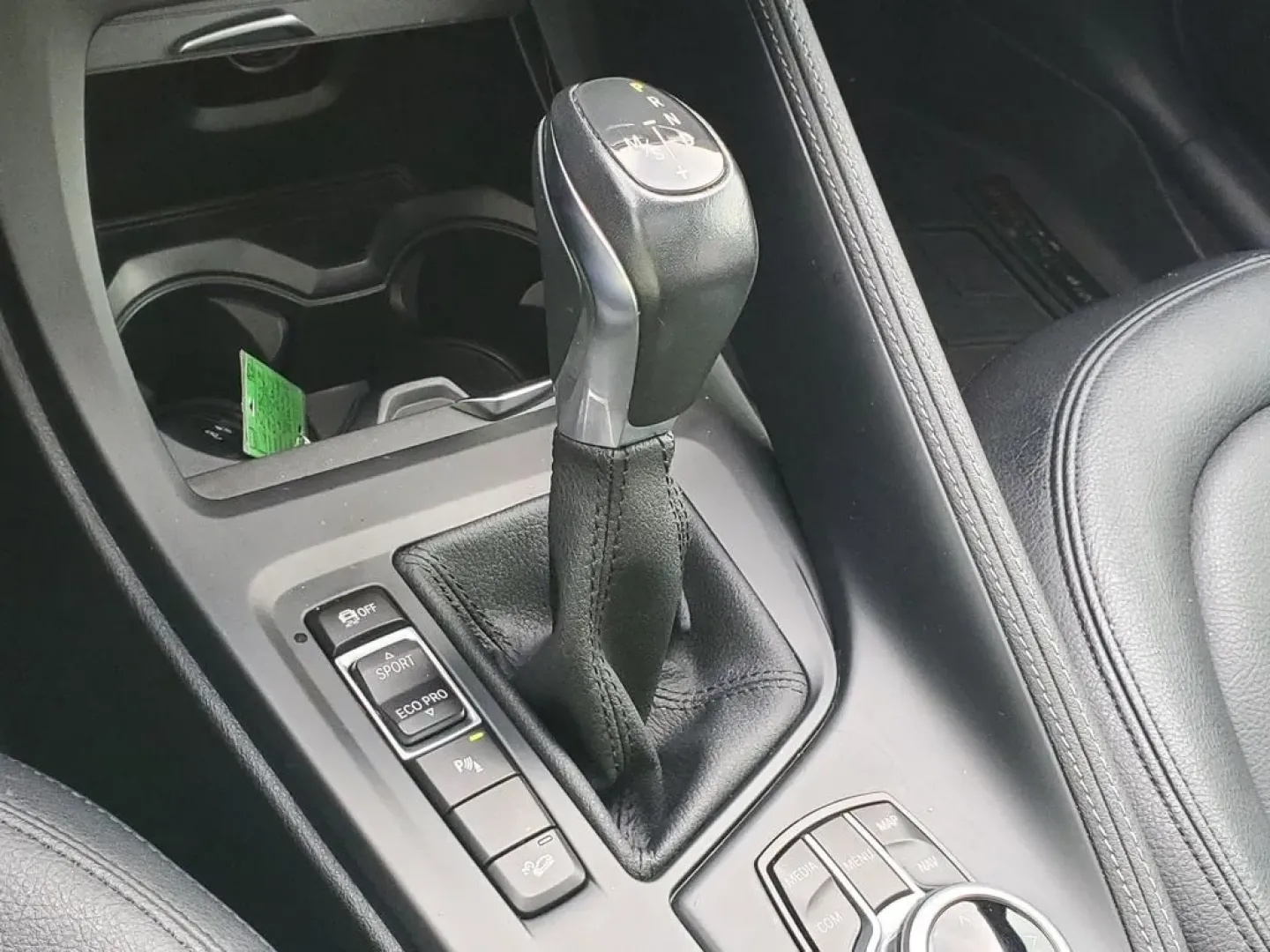 2018 /Black BMW X1 xDrive28i (WBXHT3Z38J4) with an 4 Cyl, 2.0L engine, 8-speed automatic transmission, located at 6064 Gull Rd, Kalamazoo, MI, 49048, (269) 222-0088, 42.328388, -85.512924 - **Discover the Ultimate Adventure with the 2018 BMW X1 at AutoMaxx - Kalamazoo!**<br /> <br /> Are you ready to elevate your driving experience? The 2018 BMW X1 is designed for those who crave adventure without sacrificing comfort and style. This SUV is perfect for weekend getaways, family road trip - Photo#26