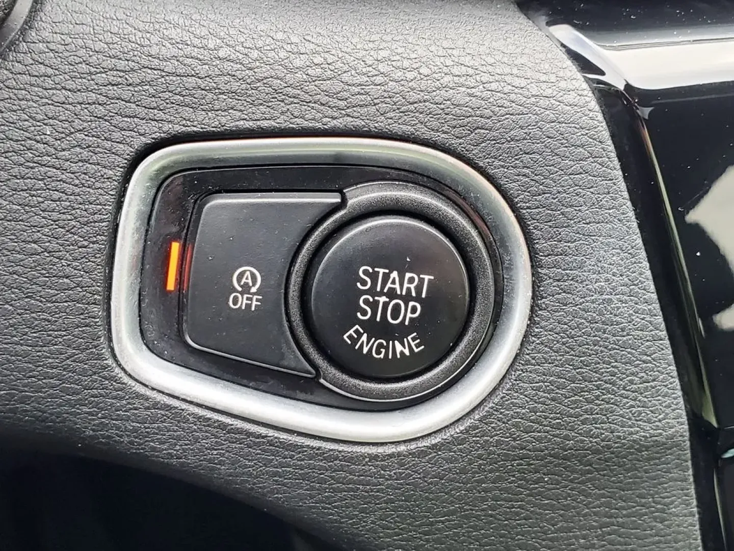 2018 /Black BMW X1 xDrive28i (WBXHT3Z38J4) with an 4 Cyl, 2.0L engine, 8-speed automatic transmission, located at 6064 Gull Rd, Kalamazoo, MI, 49048, (269) 222-0088, 42.328388, -85.512924 - **Discover the Ultimate Adventure with the 2018 BMW X1 at AutoMaxx - Kalamazoo!**<br /> <br /> Are you ready to elevate your driving experience? The 2018 BMW X1 is designed for those who crave adventure without sacrificing comfort and style. This SUV is perfect for weekend getaways, family road trip - Photo#28