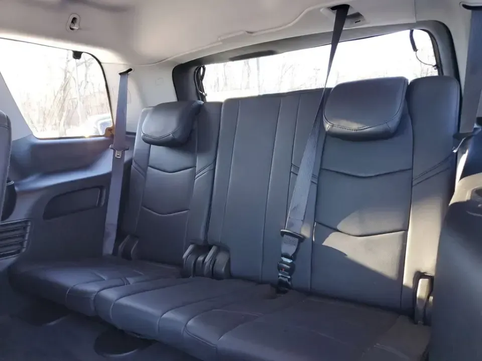 2020 /Jet Black Cadillac Escalade Premium Luxury (1GYS3CKJ6LR) with an V8, 6.2L engine, 10-speed automatic transmission, located at 6064 Gull Rd, Kalamazoo, MI, 49048, (269) 222-0088, 42.328388, -85.512924 - **Experience Luxury and Versatility with the 2020 Cadillac Escalade at AutoMaxx Kalamazoo!**<br /> <br /> Are you ready to elevate your driving experience while accommodating your growing family or embarking on weekend adventures? Look no further than this stunning 2020 Cadillac Escalade, available - Photo#6