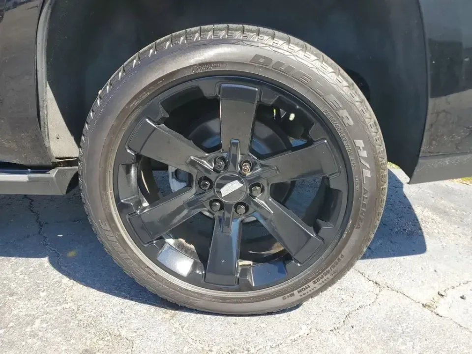 2020 /Jet Black Cadillac Escalade Premium Luxury (1GYS3CKJ6LR) with an V8, 6.2L engine, 10-speed automatic transmission, located at 6064 Gull Rd, Kalamazoo, MI, 49048, (269) 222-0088, 42.328388, -85.512924 - **Experience Luxury and Versatility with the 2020 Cadillac Escalade at AutoMaxx Kalamazoo!**<br /> <br /> Are you ready to elevate your driving experience while accommodating your growing family or embarking on weekend adventures? Look no further than this stunning 2020 Cadillac Escalade, available - Photo#27