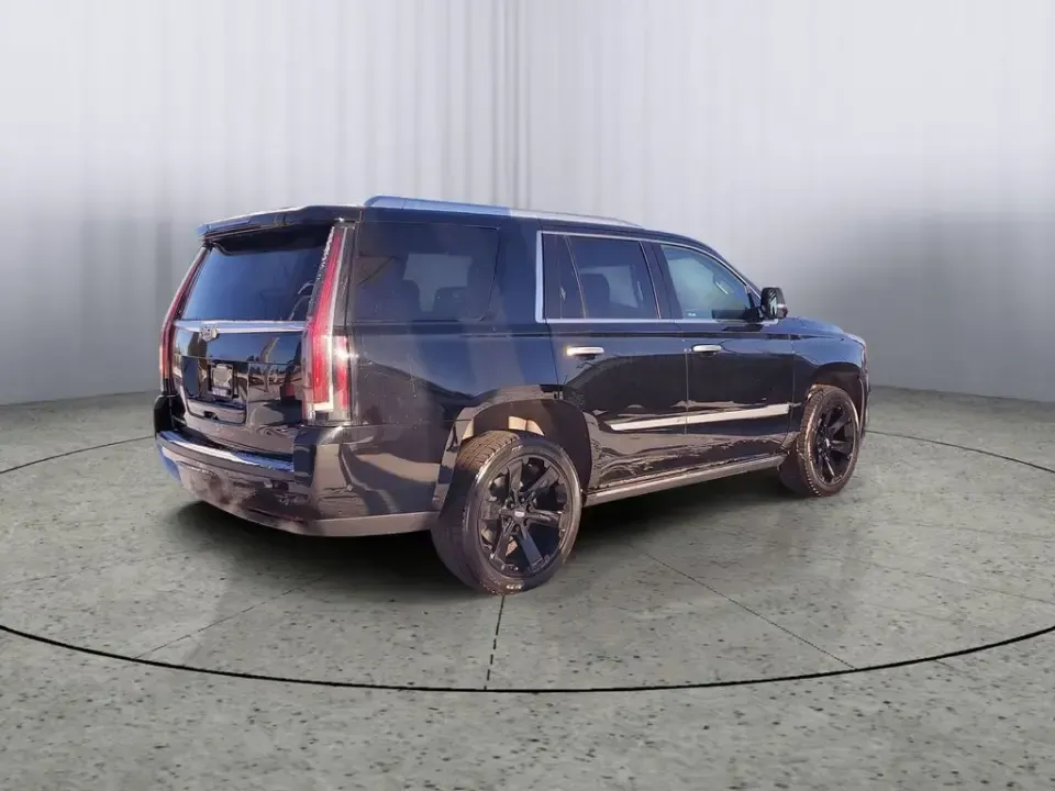 2020 /Jet Black Cadillac Escalade Premium Luxury (1GYS3CKJ6LR) with an V8, 6.2L engine, 10-speed automatic transmission, located at 6064 Gull Rd, Kalamazoo, MI, 49048, (269) 222-0088, 42.328388, -85.512924 - **Experience Luxury and Versatility with the 2020 Cadillac Escalade at AutoMaxx Kalamazoo!**<br /> <br /> Are you ready to elevate your driving experience while accommodating your growing family or embarking on weekend adventures? Look no further than this stunning 2020 Cadillac Escalade, available - Photo#3