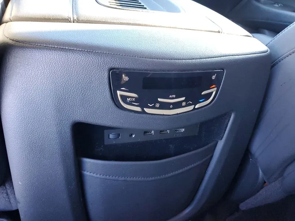 2020 /Jet Black Cadillac Escalade Premium Luxury (1GYS3CKJ6LR) with an V8, 6.2L engine, 10-speed automatic transmission, located at 6064 Gull Rd, Kalamazoo, MI, 49048, (269) 222-0088, 42.328388, -85.512924 - **Experience Luxury and Versatility with the 2020 Cadillac Escalade at AutoMaxx Kalamazoo!**<br /> <br /> Are you ready to elevate your driving experience while accommodating your growing family or embarking on weekend adventures? Look no further than this stunning 2020 Cadillac Escalade, available - Photo#10