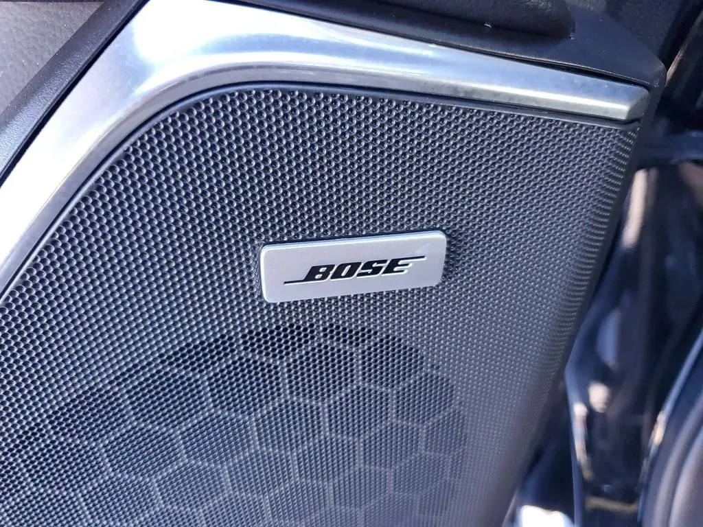 2020 /Jet Black Cadillac Escalade Premium Luxury (1GYS3CKJ6LR) with an V8, 6.2L engine, 10-speed automatic transmission, located at 6064 Gull Rd, Kalamazoo, MI, 49048, (269) 222-0088, 42.328388, -85.512924 - **Experience Luxury and Versatility with the 2020 Cadillac Escalade at AutoMaxx Kalamazoo!**<br /> <br /> Are you ready to elevate your driving experience while accommodating your growing family or embarking on weekend adventures? Look no further than this stunning 2020 Cadillac Escalade, available - Photo#14