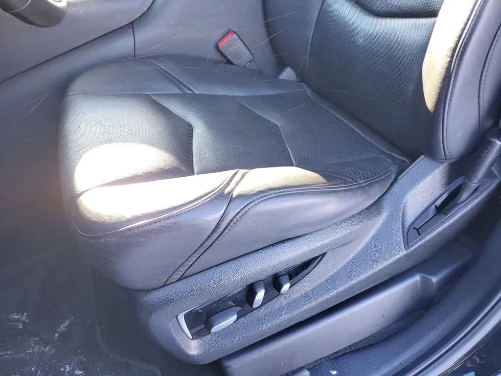 2020 /Jet Black Cadillac Escalade Premium Luxury (1GYS3CKJ6LR) with an V8, 6.2L engine, 10-speed automatic transmission, located at 6064 Gull Rd, Kalamazoo, MI, 49048, (269) 222-0088, 42.328388, -85.512924 - **Experience Luxury and Versatility with the 2020 Cadillac Escalade at AutoMaxx Kalamazoo!**<br /> <br /> Are you ready to elevate your driving experience while accommodating your growing family or embarking on weekend adventures? Look no further than this stunning 2020 Cadillac Escalade, available - Photo#15