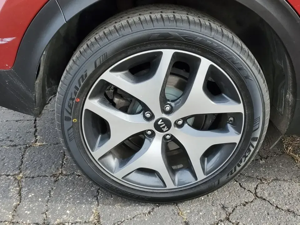 2018 /Gray Kia Sportage SX Turbo (KNDPRCA68J7) with an 4 Cyl, 2.0L engine, 6-speed automatic transmission, located at 6064 Gull Rd, Kalamazoo, MI, 49048, (269) 222-0088, 42.328388, -85.512924 - **Adventure Awaits with the 2018 Kia Sportage SX Turbo at AutoMaxx - Kalamazoo!**<br /> <br /> If you're searching for the perfect blend of style, comfort, and functionality, look no further than the 2018 Kia Sportage SX Turbo. Ideal for weekend getaways or daily commutes, this pre-owned SUV is read - Photo#4