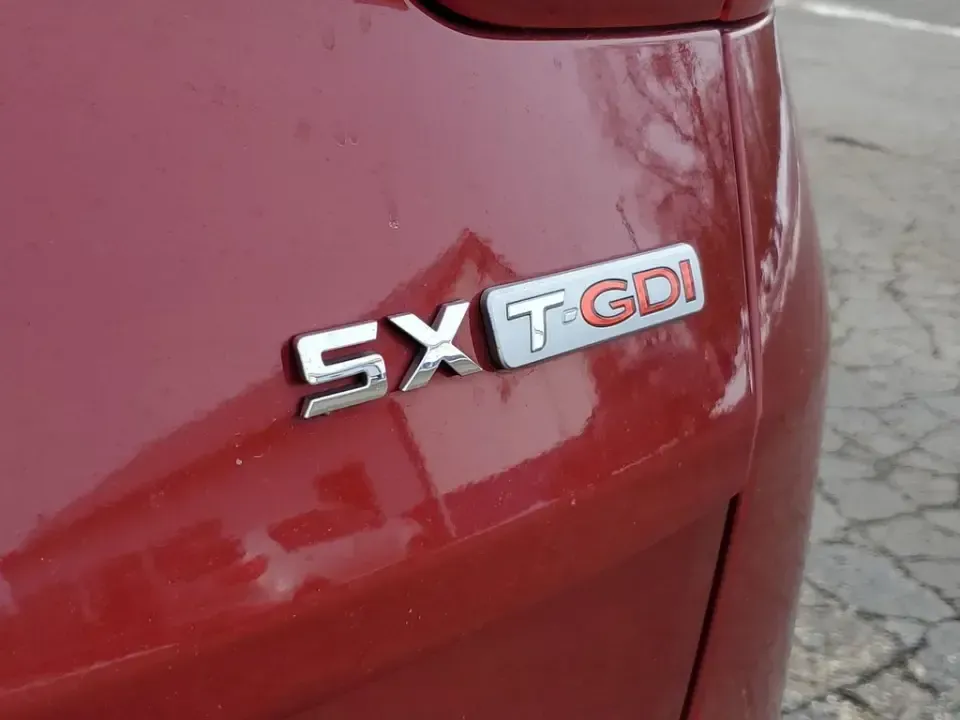 2018 /Gray Kia Sportage SX Turbo (KNDPRCA68J7) with an 4 Cyl, 2.0L engine, 6-speed automatic transmission, located at 6064 Gull Rd, Kalamazoo, MI, 49048, (269) 222-0088, 42.328388, -85.512924 - **Adventure Awaits with the 2018 Kia Sportage SX Turbo at AutoMaxx - Kalamazoo!**<br /> <br /> If you're searching for the perfect blend of style, comfort, and functionality, look no further than the 2018 Kia Sportage SX Turbo. Ideal for weekend getaways or daily commutes, this pre-owned SUV is read - Photo#6