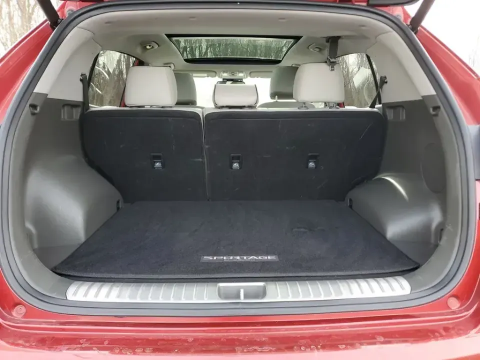 2018 /Gray Kia Sportage SX Turbo (KNDPRCA68J7) with an 4 Cyl, 2.0L engine, 6-speed automatic transmission, located at 6064 Gull Rd, Kalamazoo, MI, 49048, (269) 222-0088, 42.328388, -85.512924 - **Adventure Awaits with the 2018 Kia Sportage SX Turbo at AutoMaxx - Kalamazoo!**<br /> <br /> If you're searching for the perfect blend of style, comfort, and functionality, look no further than the 2018 Kia Sportage SX Turbo. Ideal for weekend getaways or daily commutes, this pre-owned SUV is read - Photo#7