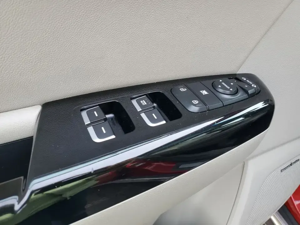 2018 /Gray Kia Sportage SX Turbo (KNDPRCA68J7) with an 4 Cyl, 2.0L engine, 6-speed automatic transmission, located at 6064 Gull Rd, Kalamazoo, MI, 49048, (269) 222-0088, 42.328388, -85.512924 - **Adventure Awaits with the 2018 Kia Sportage SX Turbo at AutoMaxx - Kalamazoo!**<br /> <br /> If you're searching for the perfect blend of style, comfort, and functionality, look no further than the 2018 Kia Sportage SX Turbo. Ideal for weekend getaways or daily commutes, this pre-owned SUV is read - Photo#13