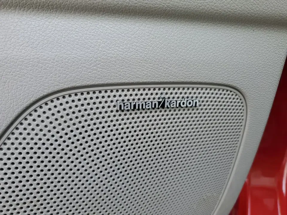 2018 /Gray Kia Sportage SX Turbo (KNDPRCA68J7) with an 4 Cyl, 2.0L engine, 6-speed automatic transmission, located at 6064 Gull Rd, Kalamazoo, MI, 49048, (269) 222-0088, 42.328388, -85.512924 - **Adventure Awaits with the 2018 Kia Sportage SX Turbo at AutoMaxx - Kalamazoo!**<br /> <br /> If you're searching for the perfect blend of style, comfort, and functionality, look no further than the 2018 Kia Sportage SX Turbo. Ideal for weekend getaways or daily commutes, this pre-owned SUV is read - Photo#14