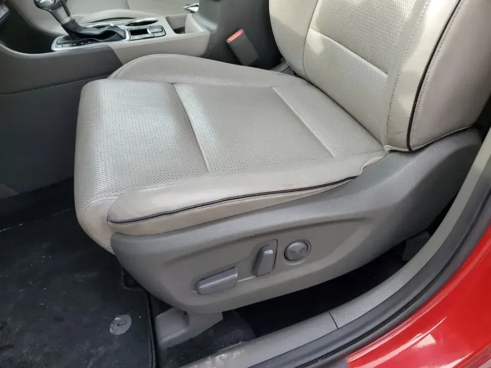 2018 /Gray Kia Sportage SX Turbo (KNDPRCA68J7) with an 4 Cyl, 2.0L engine, 6-speed automatic transmission, located at 6064 Gull Rd, Kalamazoo, MI, 49048, (269) 222-0088, 42.328388, -85.512924 - **Adventure Awaits with the 2018 Kia Sportage SX Turbo at AutoMaxx - Kalamazoo!**<br /> <br /> If you're searching for the perfect blend of style, comfort, and functionality, look no further than the 2018 Kia Sportage SX Turbo. Ideal for weekend getaways or daily commutes, this pre-owned SUV is read - Photo#15