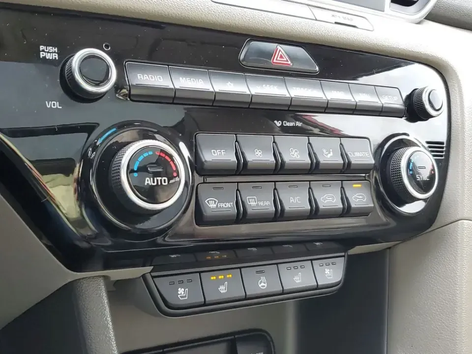 2018 /Gray Kia Sportage SX Turbo (KNDPRCA68J7) with an 4 Cyl, 2.0L engine, 6-speed automatic transmission, located at 6064 Gull Rd, Kalamazoo, MI, 49048, (269) 222-0088, 42.328388, -85.512924 - **Adventure Awaits with the 2018 Kia Sportage SX Turbo at AutoMaxx - Kalamazoo!**<br /> <br /> If you're searching for the perfect blend of style, comfort, and functionality, look no further than the 2018 Kia Sportage SX Turbo. Ideal for weekend getaways or daily commutes, this pre-owned SUV is read - Photo#26