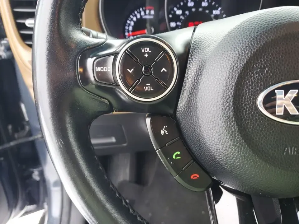 2016 /Brown 2-Tone Kia Soul + (KNDJP3A57G7) with an 4 Cyl, 2.0L engine, 6-speed automatic transmission, located at 6064 Gull Rd, Kalamazoo, MI, 49048, (269) 222-0088, 42.328388, -85.512924 - **Discover the Perfect Blend of Comfort and Style with This 2016 Kia Soul at AutoMaxx - Kalamazoo!**<br /> <br /> Are you ready to elevate your daily commute or embark on weekend adventures? Look no further than this stylish 2016 Kia Soul, available now at AutoMaxx - Kalamazoo. This pre-owned gem is - Photo#14