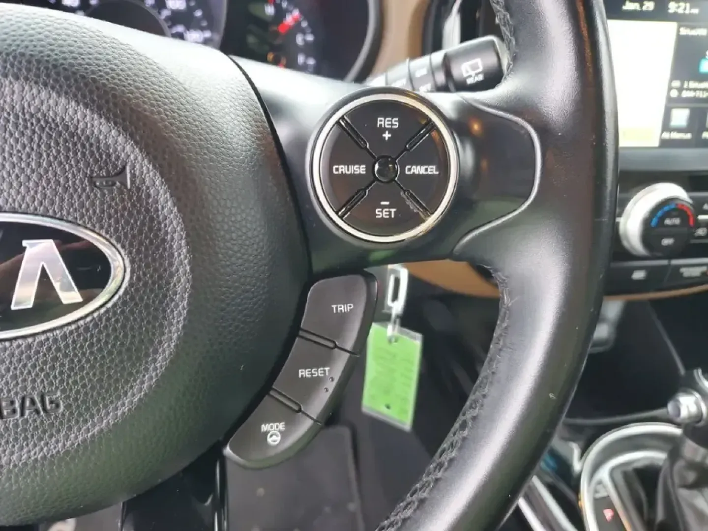 2016 /Brown 2-Tone Kia Soul + (KNDJP3A57G7) with an 4 Cyl, 2.0L engine, 6-speed automatic transmission, located at 6064 Gull Rd, Kalamazoo, MI, 49048, (269) 222-0088, 42.328388, -85.512924 - **Discover the Perfect Blend of Comfort and Style with This 2016 Kia Soul at AutoMaxx - Kalamazoo!**<br /> <br /> Are you ready to elevate your daily commute or embark on weekend adventures? Look no further than this stylish 2016 Kia Soul, available now at AutoMaxx - Kalamazoo. This pre-owned gem is - Photo#15