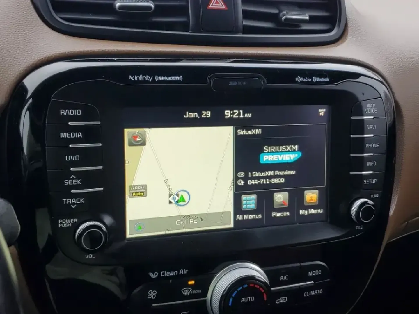 2016 /Brown 2-Tone Kia Soul + (KNDJP3A57G7) with an 4 Cyl, 2.0L engine, 6-speed automatic transmission, located at 6064 Gull Rd, Kalamazoo, MI, 49048, (269) 222-0088, 42.328388, -85.512924 - **Discover the Perfect Blend of Comfort and Style with This 2016 Kia Soul at AutoMaxx - Kalamazoo!**<br /> <br /> Are you ready to elevate your daily commute or embark on weekend adventures? Look no further than this stylish 2016 Kia Soul, available now at AutoMaxx - Kalamazoo. This pre-owned gem is - Photo#17