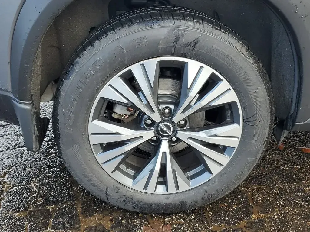 2023 /Charcoal Nissan Rogue SV (JN8BT3BA6PW) with an 3 Cyl, 1.5L engine, CVT transmission, located at 6064 Gull Rd, Kalamazoo, MI, 49048, (269) 222-0088, 42.328388, -85.512924 - **Unleash Adventure with this 2023 Nissan Rogue SV SUV - Your Perfect Companion for Everyday Journeys!**<br /> <br /> Are you ready to elevate your daily drives and weekend escapes? Look no further! The 2023 Nissan Rogue SV, now available at AutoMaxx in Kalamazoo, MI, is the ideal SUV for those who - Photo#4