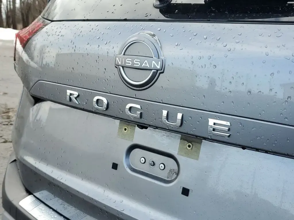 2023 /Charcoal Nissan Rogue SV (JN8BT3BA6PW) with an 3 Cyl, 1.5L engine, CVT transmission, located at 6064 Gull Rd, Kalamazoo, MI, 49048, (269) 222-0088, 42.328388, -85.512924 - **Unleash Adventure with this 2023 Nissan Rogue SV SUV - Your Perfect Companion for Everyday Journeys!**<br /> <br /> Are you ready to elevate your daily drives and weekend escapes? Look no further! The 2023 Nissan Rogue SV, now available at AutoMaxx in Kalamazoo, MI, is the ideal SUV for those who - Photo#5