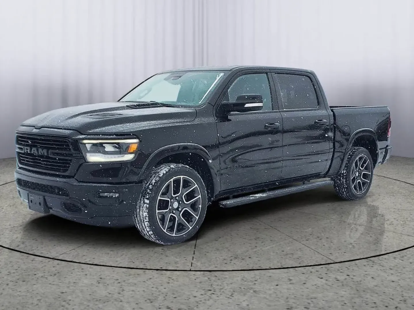 2019 /Black Ram 1500 Laramie (1C6SRFJT3KN) with an V8, 5.7L engine, 8-speed automatic transmission, located at 6064 Gull Rd, Kalamazoo, MI, 49048, (269) 222-0088, 42.328388, -85.512924 - **Discover Your Next Adventure with the 2019 Ram 1500 Laramie Perfect for Every Lifestyle!**<br /> <br /> At AutoMaxx - Kalamazoo, we understand that life is a journey, and having the right vehicle makes all the difference. Whether you're a weekend warrior looking to haul your gear for outdoor adve - Photo#1
