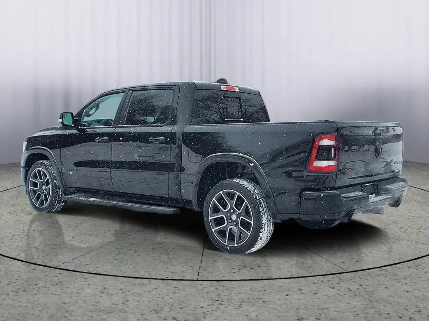 2019 /Black Ram 1500 Laramie (1C6SRFJT3KN) with an V8, 5.7L engine, 8-speed automatic transmission, located at 6064 Gull Rd, Kalamazoo, MI, 49048, (269) 222-0088, 42.328388, -85.512924 - **Discover Your Next Adventure with the 2019 Ram 1500 Laramie Perfect for Every Lifestyle!**<br /> <br /> At AutoMaxx - Kalamazoo, we understand that life is a journey, and having the right vehicle makes all the difference. Whether you're a weekend warrior looking to haul your gear for outdoor adve - Photo#2