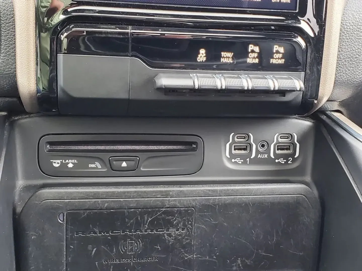 2019 /Black Ram 1500 Laramie (1C6SRFJT3KN) with an V8, 5.7L engine, 8-speed automatic transmission, located at 6064 Gull Rd, Kalamazoo, MI, 49048, (269) 222-0088, 42.328388, -85.512924 - **Discover Your Next Adventure with the 2019 Ram 1500 Laramie Perfect for Every Lifestyle!**<br /> <br /> At AutoMaxx - Kalamazoo, we understand that life is a journey, and having the right vehicle makes all the difference. Whether you're a weekend warrior looking to haul your gear for outdoor adve - Photo#23