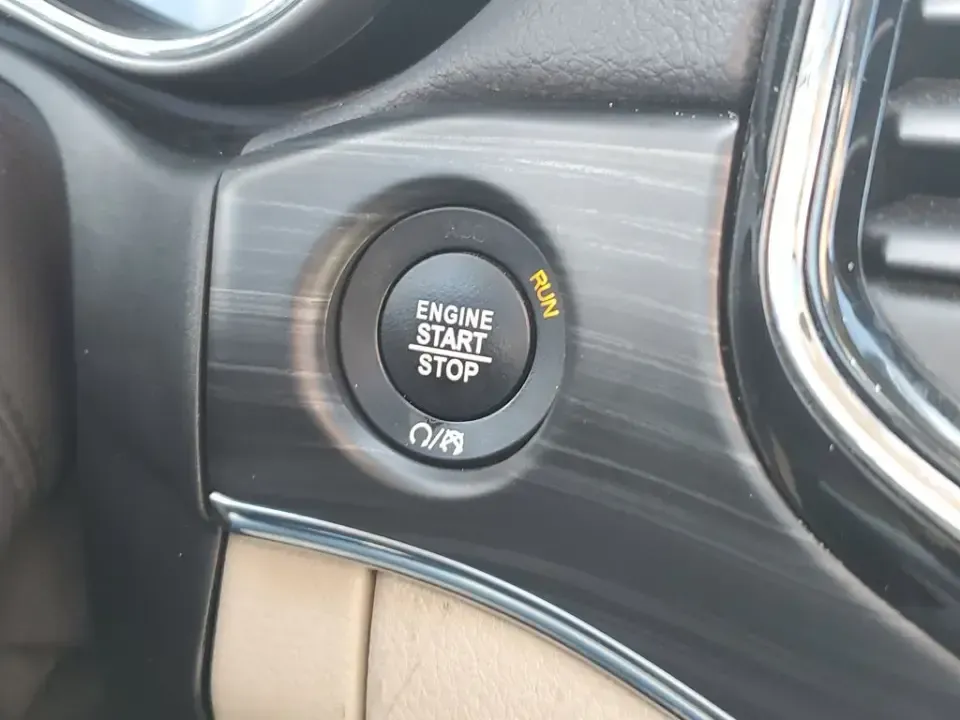 2020 /Light Frost Beige/Black Jeep Grand Cherokee Limited (1C4RJFBG3LC) with an V6, 3.6L engine, 8-speed automatic transmission, located at 6064 Gull Rd, Kalamazoo, MI, 49048, (269) 222-0088, 42.328388, -85.512924 - **Experience the Ultimate Adventure with the 2020 Jeep Grand Cherokee Limited at AutoMaxx Kalamazoo!**<br /> <br /> Are you searching for a versatile SUV that can elevate your weekend getaways or daily commutes? Look no further than the stunning 2020 Jeep Grand Cherokee Limited, available now at Au - Photo#26