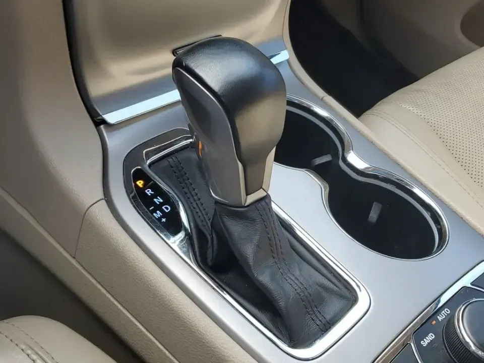 2020 /Light Frost Beige/Black Jeep Grand Cherokee Limited (1C4RJFBG3LC) with an V6, 3.6L engine, 8-speed automatic transmission, located at 6064 Gull Rd, Kalamazoo, MI, 49048, (269) 222-0088, 42.328388, -85.512924 - **Experience the Ultimate Adventure with the 2020 Jeep Grand Cherokee Limited at AutoMaxx Kalamazoo!**<br /> <br /> Are you searching for a versatile SUV that can elevate your weekend getaways or daily commutes? Look no further than the stunning 2020 Jeep Grand Cherokee Limited, available now at Au - Photo#27