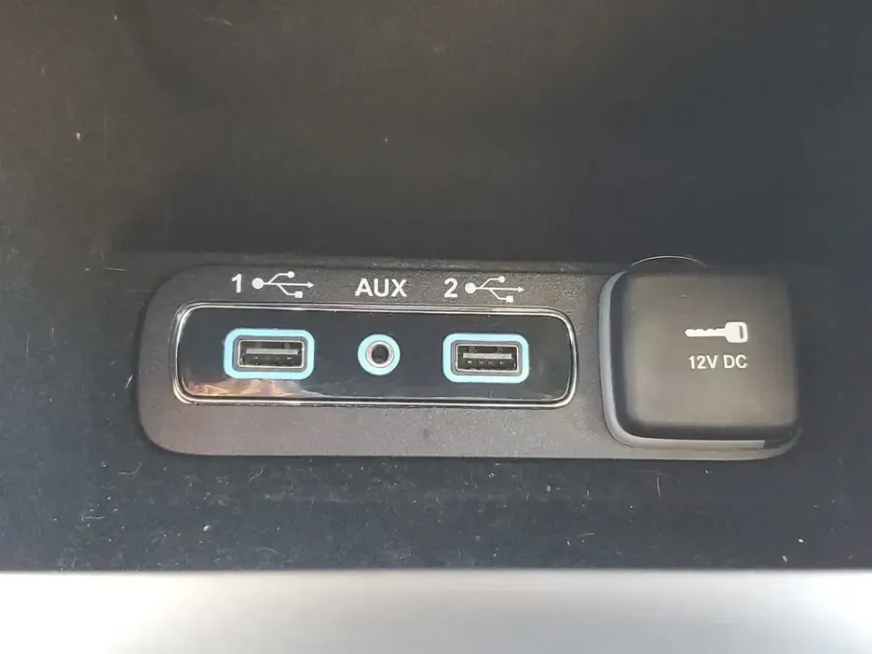 2020 /Light Frost Beige/Black Jeep Grand Cherokee Limited (1C4RJFBG3LC) with an V6, 3.6L engine, 8-speed automatic transmission, located at 6064 Gull Rd, Kalamazoo, MI, 49048, (269) 222-0088, 42.328388, -85.512924 - **Experience the Ultimate Adventure with the 2020 Jeep Grand Cherokee Limited at AutoMaxx Kalamazoo!**<br /> <br /> Are you searching for a versatile SUV that can elevate your weekend getaways or daily commutes? Look no further than the stunning 2020 Jeep Grand Cherokee Limited, available now at Au - Photo#29