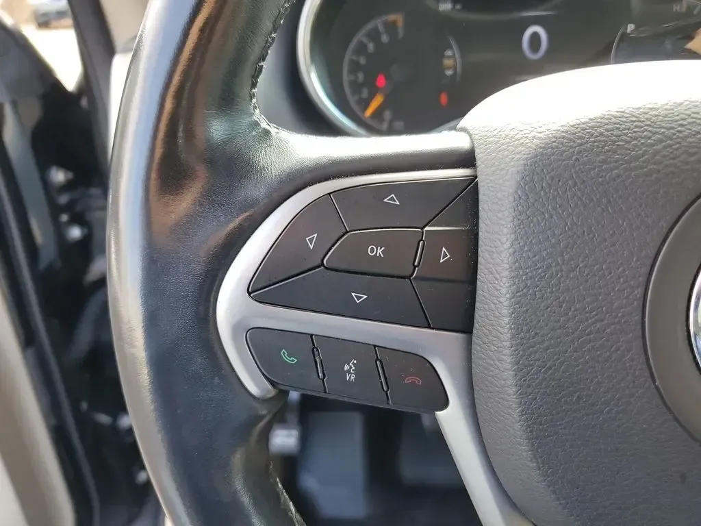 2020 /Light Frost Beige/Black Jeep Grand Cherokee Limited (1C4RJFBG3LC) with an V6, 3.6L engine, 8-speed automatic transmission, located at 6064 Gull Rd, Kalamazoo, MI, 49048, (269) 222-0088, 42.328388, -85.512924 - **Experience the Ultimate Adventure with the 2020 Jeep Grand Cherokee Limited at AutoMaxx Kalamazoo!**<br /> <br /> Are you searching for a versatile SUV that can elevate your weekend getaways or daily commutes? Look no further than the stunning 2020 Jeep Grand Cherokee Limited, available now at Au - Photo#20