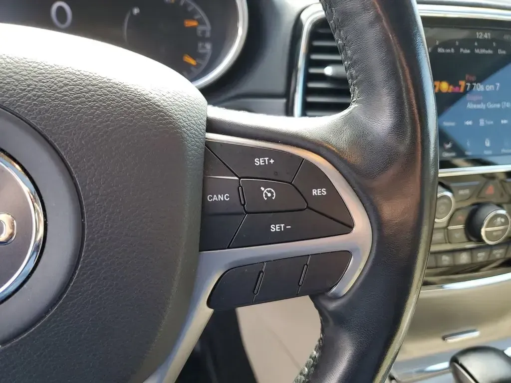 2020 /Light Frost Beige/Black Jeep Grand Cherokee Limited (1C4RJFBG3LC) with an V6, 3.6L engine, 8-speed automatic transmission, located at 6064 Gull Rd, Kalamazoo, MI, 49048, (269) 222-0088, 42.328388, -85.512924 - **Experience the Ultimate Adventure with the 2020 Jeep Grand Cherokee Limited at AutoMaxx Kalamazoo!**<br /> <br /> Are you searching for a versatile SUV that can elevate your weekend getaways or daily commutes? Look no further than the stunning 2020 Jeep Grand Cherokee Limited, available now at Au - Photo#21