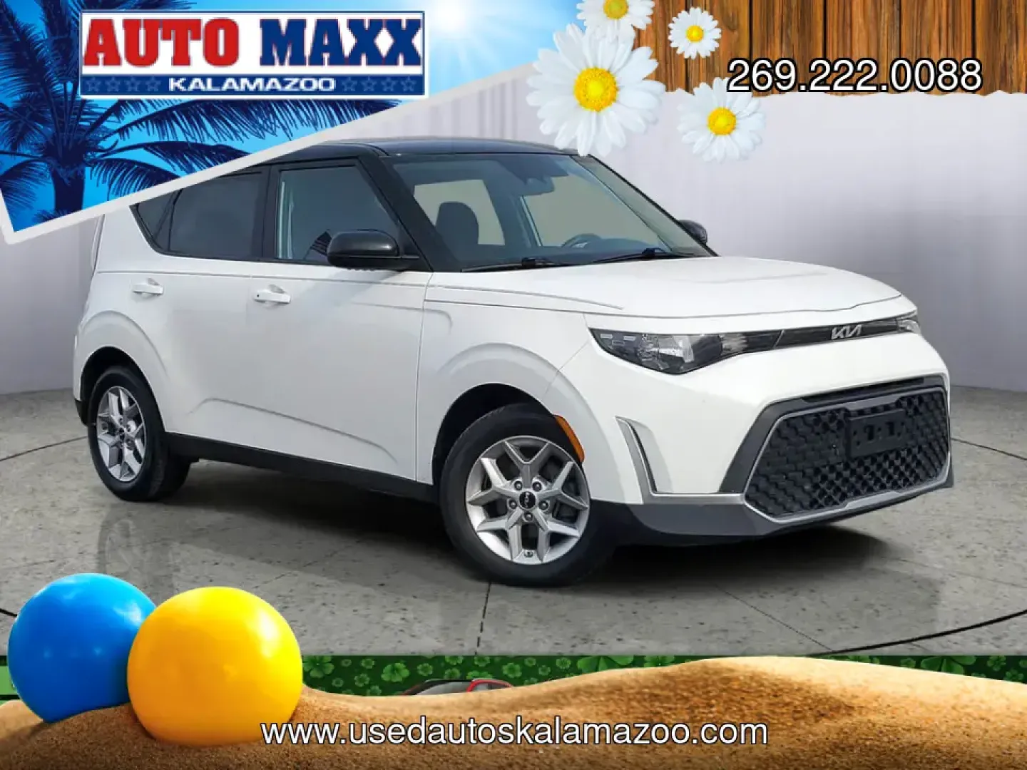 2024 /Black Kia Soul S (KNDJ23AUXR7) with an 4 Cyl, 2.0L engine, CVT transmission, located at 6064 Gull Rd, Kalamazoo, MI, 49048, (269) 222-0088, 42.328388, -85.512924 - **Discover the 2024 Kia Soul: Your Perfect Blend of Style and Functionality for Everyday Adventures!**<br /> <br /> Are you in the market for a versatile, affordable used car that seamlessly fits into your busy lifestyle? Look no further than the 2024 Kia Soul, available now at AutoMaxx - Kalamazoo!- Photo#0