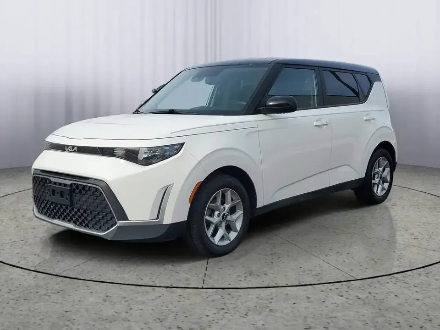 2024 /Black Kia Soul S (KNDJ23AUXR7) with an 4 Cyl, 2.0L engine, CVT transmission, located at 6064 Gull Rd, Kalamazoo, MI, 49048, (269) 222-0088, 42.328388, -85.512924 - **Discover the 2024 Kia Soul: Your Perfect Blend of Style and Functionality for Everyday Adventures!**<br /> <br /> Are you in the market for a versatile, affordable used car that seamlessly fits into your busy lifestyle? Look no further than the 2024 Kia Soul, available now at AutoMaxx - Kalamazoo! - Photo#1