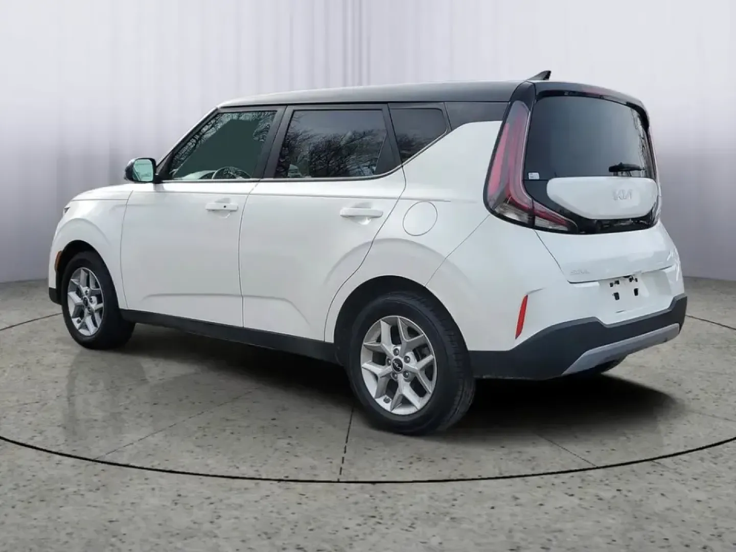 2024 /Black Kia Soul S (KNDJ23AUXR7) with an 4 Cyl, 2.0L engine, CVT transmission, located at 6064 Gull Rd, Kalamazoo, MI, 49048, (269) 222-0088, 42.328388, -85.512924 - **Discover the 2024 Kia Soul: Your Perfect Blend of Style and Functionality for Everyday Adventures!**<br /> <br /> Are you in the market for a versatile, affordable used car that seamlessly fits into your busy lifestyle? Look no further than the 2024 Kia Soul, available now at AutoMaxx - Kalamazoo! - Photo#2