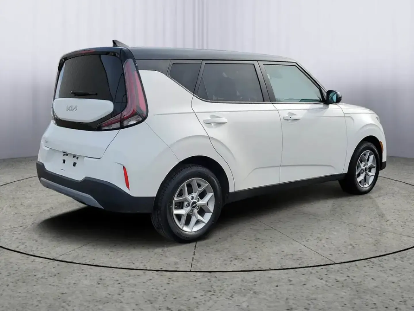 2024 /Black Kia Soul S (KNDJ23AUXR7) with an 4 Cyl, 2.0L engine, CVT transmission, located at 6064 Gull Rd, Kalamazoo, MI, 49048, (269) 222-0088, 42.328388, -85.512924 - **Discover the 2024 Kia Soul: Your Perfect Blend of Style and Functionality for Everyday Adventures!**<br /> <br /> Are you in the market for a versatile, affordable used car that seamlessly fits into your busy lifestyle? Look no further than the 2024 Kia Soul, available now at AutoMaxx - Kalamazoo!- Photo#3