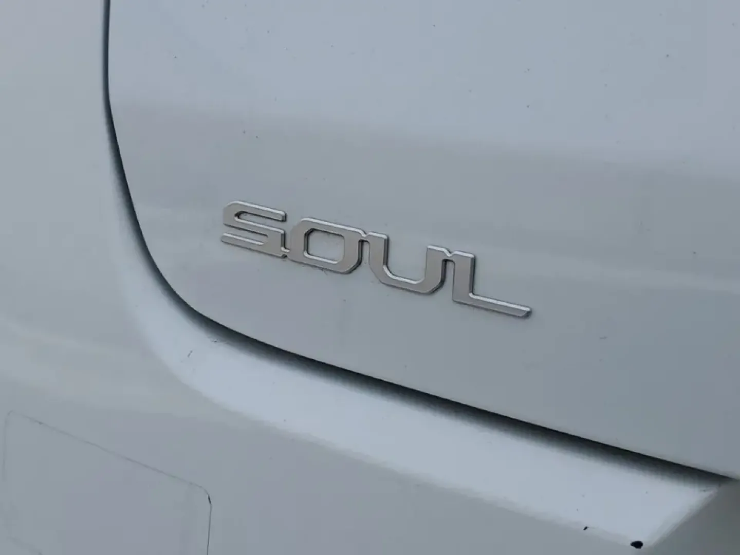 2024 /Black Kia Soul S (KNDJ23AUXR7) with an 4 Cyl, 2.0L engine, CVT transmission, located at 6064 Gull Rd, Kalamazoo, MI, 49048, (269) 222-0088, 42.328388, -85.512924 - **Discover the 2024 Kia Soul: Your Perfect Blend of Style and Functionality for Everyday Adventures!**<br /> <br /> Are you in the market for a versatile, affordable used car that seamlessly fits into your busy lifestyle? Look no further than the 2024 Kia Soul, available now at AutoMaxx - Kalamazoo!- Photo#5