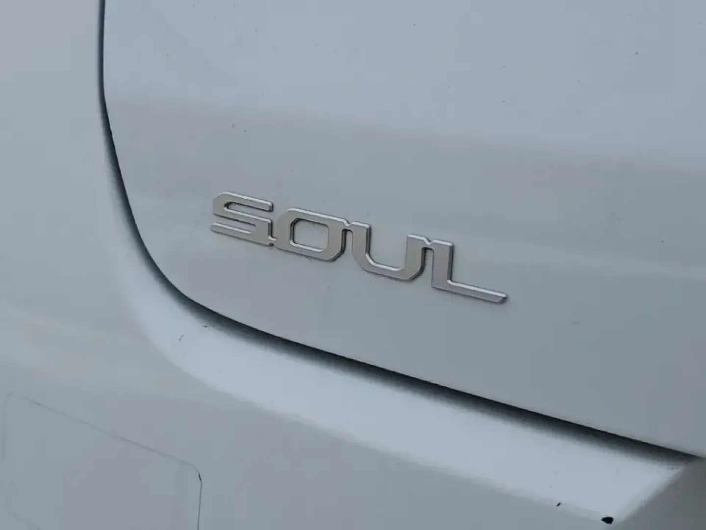 2024 /Black Kia Soul S (KNDJ23AUXR7) with an 4 Cyl, 2.0L engine, CVT transmission, located at 6064 Gull Rd, Kalamazoo, MI, 49048, (269) 222-0088, 42.328388, -85.512924 - **Discover the 2024 Kia Soul: Your Perfect Blend of Style and Functionality for Everyday Adventures!**<br /> <br /> Are you in the market for a versatile, affordable used car that seamlessly fits into your busy lifestyle? Look no further than the 2024 Kia Soul, available now at AutoMaxx - Kalamazoo! - Photo#5