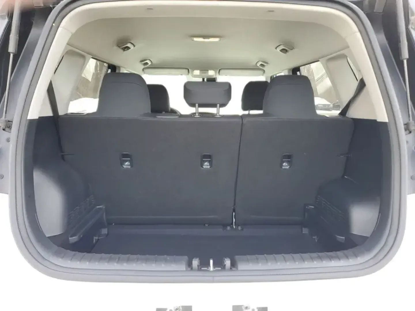 2024 /Black Kia Soul S (KNDJ23AUXR7) with an 4 Cyl, 2.0L engine, CVT transmission, located at 6064 Gull Rd, Kalamazoo, MI, 49048, (269) 222-0088, 42.328388, -85.512924 - **Discover the 2024 Kia Soul: Your Perfect Blend of Style and Functionality for Everyday Adventures!**<br /> <br /> Are you in the market for a versatile, affordable used car that seamlessly fits into your busy lifestyle? Look no further than the 2024 Kia Soul, available now at AutoMaxx - Kalamazoo! - Photo#6