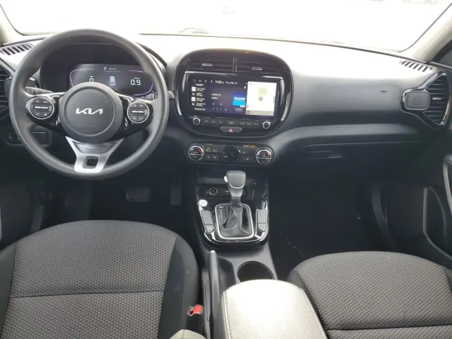 2024 /Black Kia Soul S (KNDJ23AUXR7) with an 4 Cyl, 2.0L engine, CVT transmission, located at 6064 Gull Rd, Kalamazoo, MI, 49048, (269) 222-0088, 42.328388, -85.512924 - **Discover the 2024 Kia Soul: Your Perfect Blend of Style and Functionality for Everyday Adventures!**<br /> <br /> Are you in the market for a versatile, affordable used car that seamlessly fits into your busy lifestyle? Look no further than the 2024 Kia Soul, available now at AutoMaxx - Kalamazoo! - Photo#8