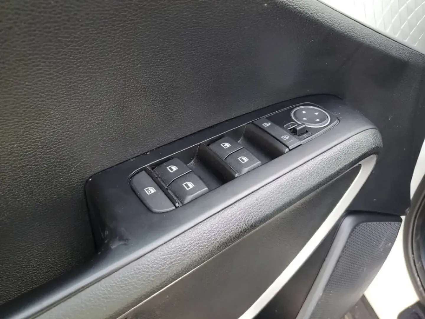 2024 /Black Kia Soul S (KNDJ23AUXR7) with an 4 Cyl, 2.0L engine, CVT transmission, located at 6064 Gull Rd, Kalamazoo, MI, 49048, (269) 222-0088, 42.328388, -85.512924 - **Discover the 2024 Kia Soul: Your Perfect Blend of Style and Functionality for Everyday Adventures!**<br /> <br /> Are you in the market for a versatile, affordable used car that seamlessly fits into your busy lifestyle? Look no further than the 2024 Kia Soul, available now at AutoMaxx - Kalamazoo!- Photo#11