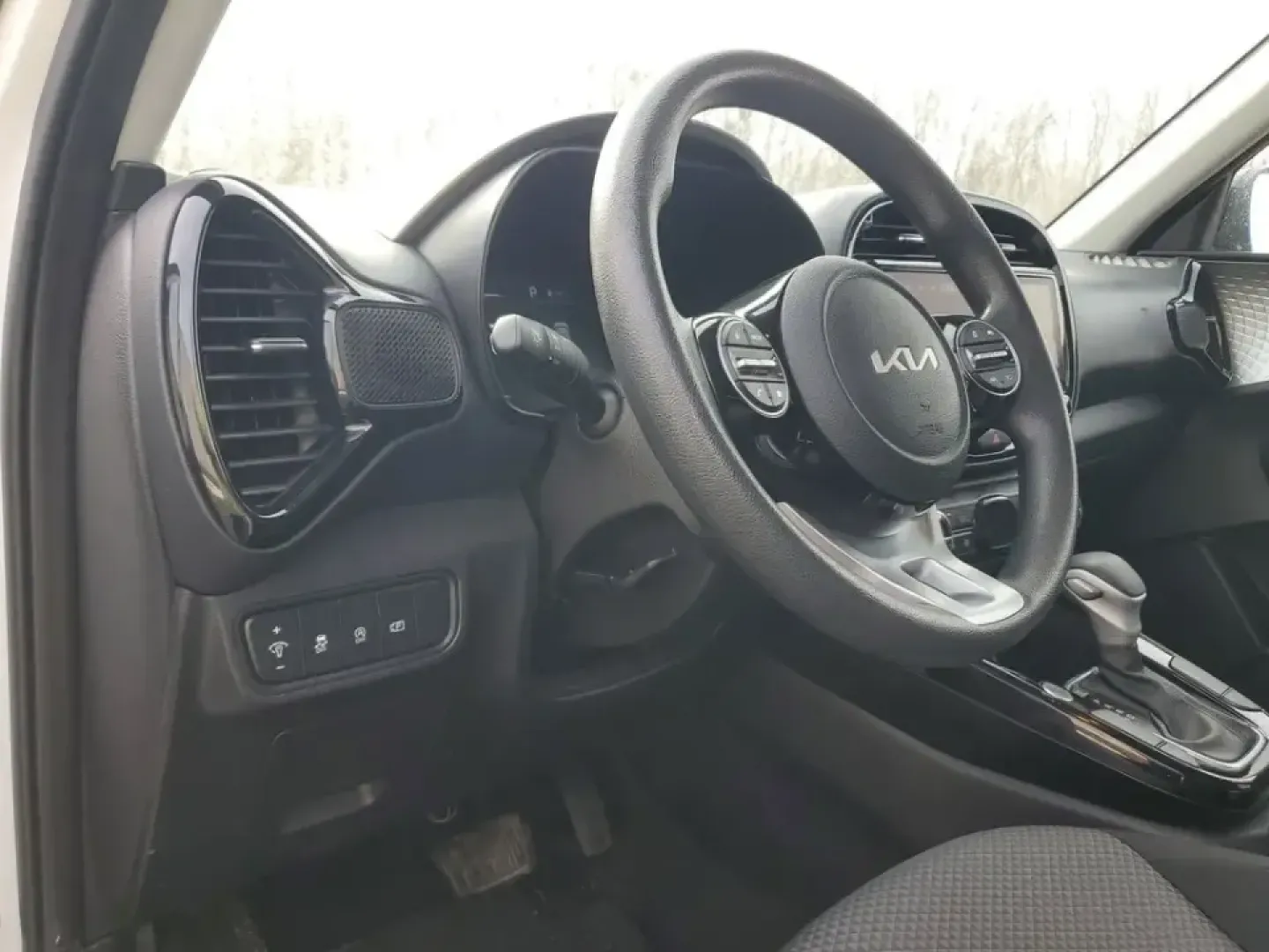 2024 /Black Kia Soul S (KNDJ23AUXR7) with an 4 Cyl, 2.0L engine, CVT transmission, located at 6064 Gull Rd, Kalamazoo, MI, 49048, (269) 222-0088, 42.328388, -85.512924 - **Discover the 2024 Kia Soul: Your Perfect Blend of Style and Functionality for Everyday Adventures!**<br /> <br /> Are you in the market for a versatile, affordable used car that seamlessly fits into your busy lifestyle? Look no further than the 2024 Kia Soul, available now at AutoMaxx - Kalamazoo! - Photo#14