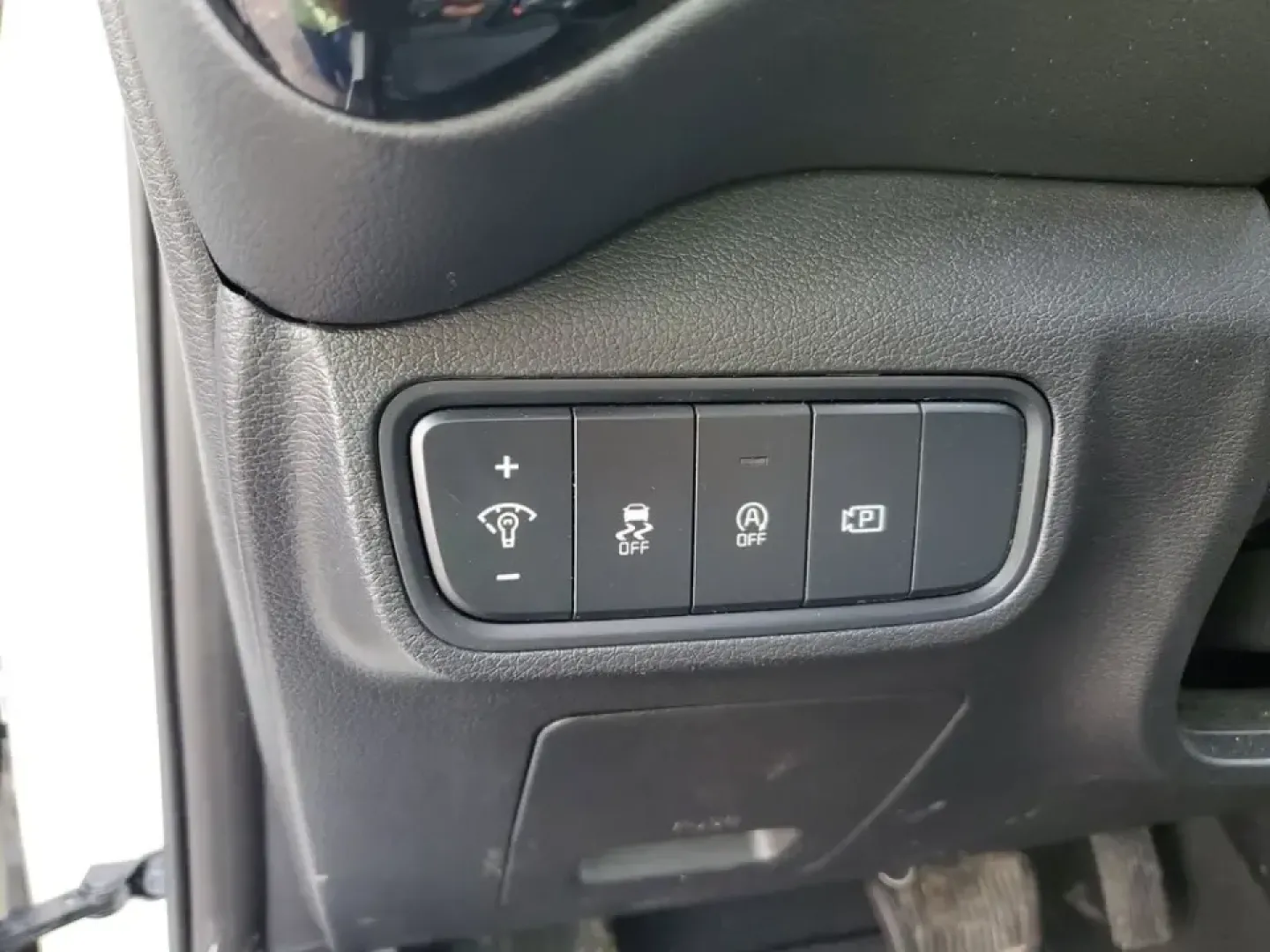 2024 /Black Kia Soul S (KNDJ23AUXR7) with an 4 Cyl, 2.0L engine, CVT transmission, located at 6064 Gull Rd, Kalamazoo, MI, 49048, (269) 222-0088, 42.328388, -85.512924 - **Discover the 2024 Kia Soul: Your Perfect Blend of Style and Functionality for Everyday Adventures!**<br /> <br /> Are you in the market for a versatile, affordable used car that seamlessly fits into your busy lifestyle? Look no further than the 2024 Kia Soul, available now at AutoMaxx - Kalamazoo! - Photo#15